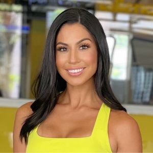 Meet your Posher, Mia